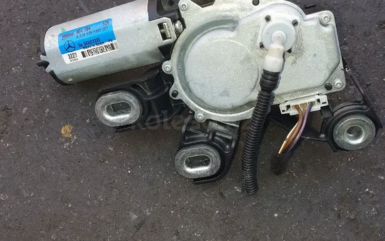 Моторчик заднего стекло чистителя за 35 000 тг. в Алматы