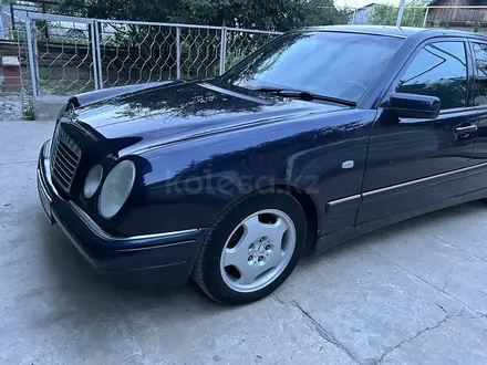 Mercedes-Benz E 280 1998 года за 3 600 000 тг. в Жаркент – фото 3