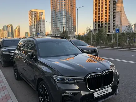 BMW X7 2021 года за 46 000 000 тг. в Астана
