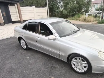 Mercedes-Benz E 320 2003 года за 5 000 000 тг. в Шымкент – фото 13