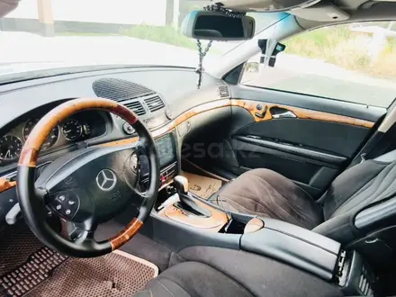 Mercedes-Benz E 320 2003 года за 5 000 000 тг. в Шымкент – фото 22