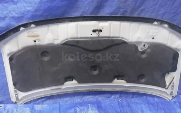 Капот Honda Stepwgn RF3 за 40 000 тг. в Караганда