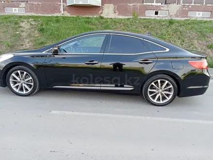 Hyundai Grandeur 2015 года за 8 000 000 тг. в Алматы – фото 2