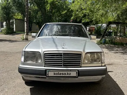 Mercedes-Benz E 300 1991 года за 1 500 000 тг. в Караганда – фото 3