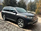 Toyota Highlander 2013 года за 15 100 000 тг. в Алматы