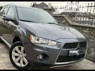 Mitsubishi Outlander, 2011