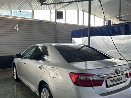 Toyota Camry 2013 года за 10 500 000 тг. в Астана – фото 2