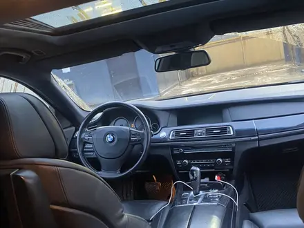 BMW 750 2010 года за 8 300 000 тг. в Алматы – фото 13