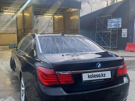 BMW 750 2010 года за 8 300 000 тг. в Алматы