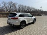 Toyota Highlander 2017 года за 19 200 000 тг. в Актобе – фото 4