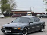 BMW 740 2000 годаүшін5 500 000 тг. в Есик