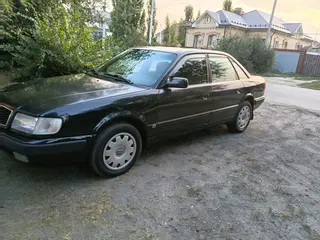 Audi 100