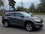 Toyota Highlander 2015 годаүшін11 000 000 тг. в Уральск