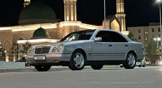 Mercedes-Benz E 320 1998 года за 4 950 000 тг. в Астана
