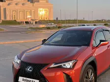 Lexus ux-200, 2019