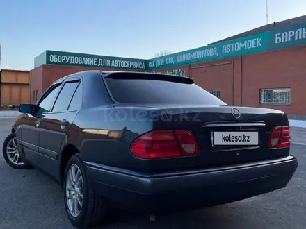 Mercedes-Benz E 200 1997 года за 3 400 000 тг. в Павлодар – фото 3