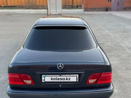 Mercedes-Benz E 200 1997 года за 3 400 000 тг. в Павлодар – фото 7