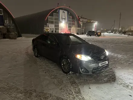 Toyota Camry 2014 года за 8 000 000 тг. в Астана – фото 2