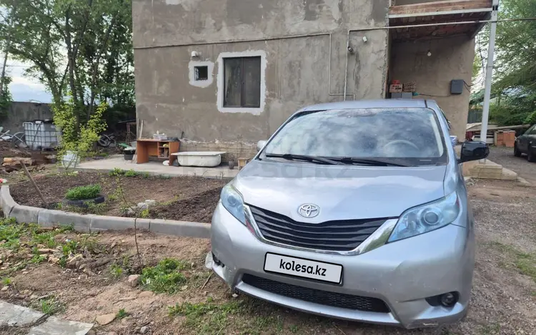 Toyota Sienna 2011 года за 8 100 000 тг. в Алматы