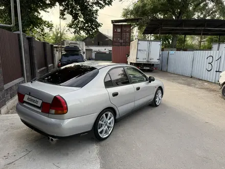Mitsubishi Carisma 1997 года за 1 400 000 тг. в Алматы – фото 4