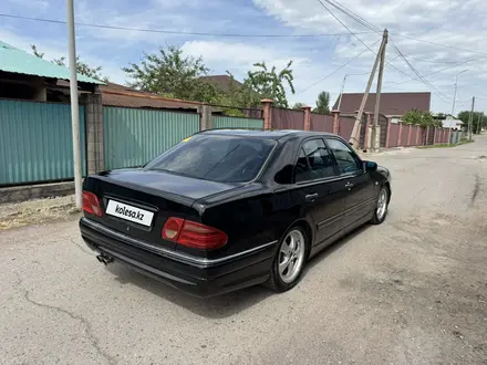 Mercedes-Benz E 320 1997 года за 2 300 000 тг. в Алматы – фото 3