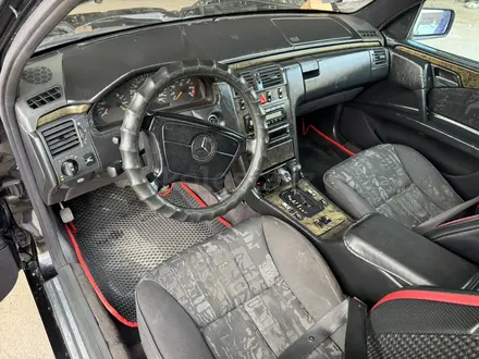 Mercedes-Benz E 320 1997 года за 2 300 000 тг. в Алматы – фото 5