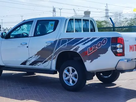 Mitsubishi L200 2023 года за 12 600 000 тг. в Атырау – фото 2