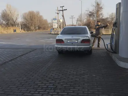 Mercedes-Benz E 280 1998 года за 4 400 000 тг. в Тараз – фото 4