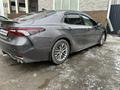 Toyota Camry 2021 года за 13 150 000 тг. в Уральск – фото 5