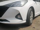 Hyundai Accent 2021 года за 6 500 000 тг. в Алматы – фото 2