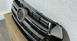 Решетка радиатора на TOYOTA LAND CRUISER EXETICUVE за 250 000 тг. в Алматы – фото 4