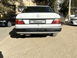 Mercedes-Benz E 200 1990 годаүшін1 400 000 тг. в Байконыр – фото 2