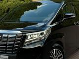 Toyota Alphard 2016 годаүшін35 000 000 тг. в Алматы