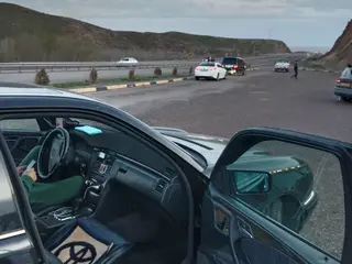 Mercedes-Benz E 320