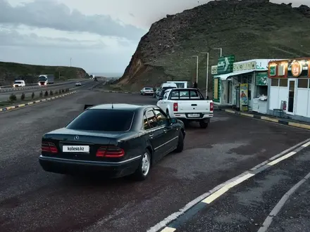 Mercedes-Benz E 320 1997 года за 4 200 000 тг. в Алматы – фото 4