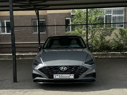 Hyundai Sonata 2021 года за 12 000 000 тг. в Актобе