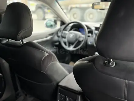 Toyota Camry 2021 года за 18 000 000 тг. в Тараз – фото 4