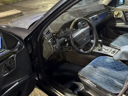 Mercedes-Benz E 320 1998 года за 2 900 000 тг. в Алматы – фото 12