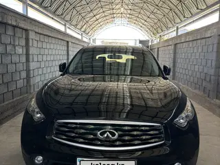 Infiniti FX35