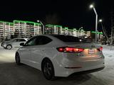 Hyundai Elantra 2018 года за 6 000 000 тг. в Актобе – фото 2