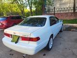 Toyota Camry 2000 года за 3 800 000 тг. в Астана