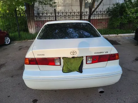 Toyota Camry 2000 года за 3 800 000 тг. в Астана – фото 4