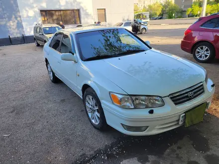 Toyota Camry 2000 года за 3 800 000 тг. в Астана – фото 3
