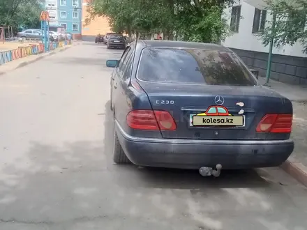 Mercedes-Benz E 230 1995 года за 3 050 000 тг. в Жезказган – фото 4