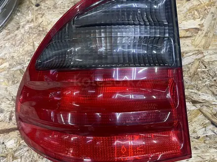 Задний стоп на Mercedes W210 универсал рестайлирг за 25 000 тг. в Алматы – фото 3