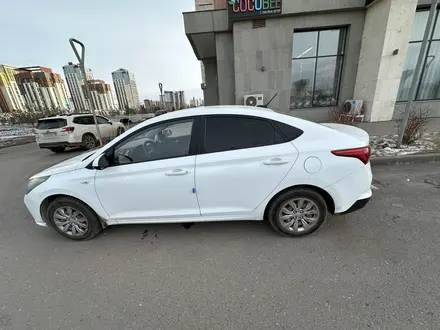 Hyundai Accent 2020 года за 7 990 000 тг. в Астана – фото 2