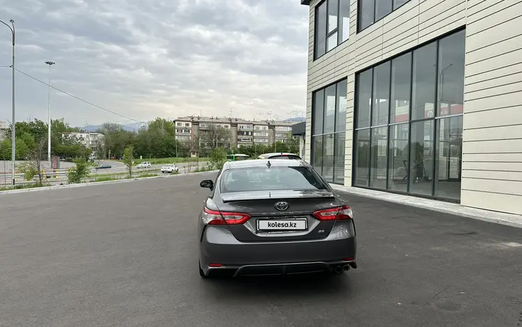 Toyota Camry 2020 года за 11 900 000 тг. в Алматы