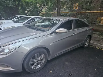 Hyundai Sonata 2011 года за 6 500 000 тг. в Алматы – фото 2