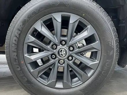 Toyota Land Cruiser Prado Luxe 2025 года за 43 500 000 тг. в Алматы – фото 18