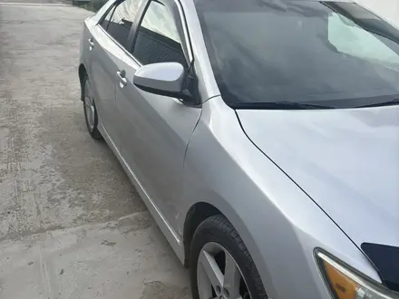 Toyota Camry 2013 года за 5 200 000 тг. в Атырау – фото 3